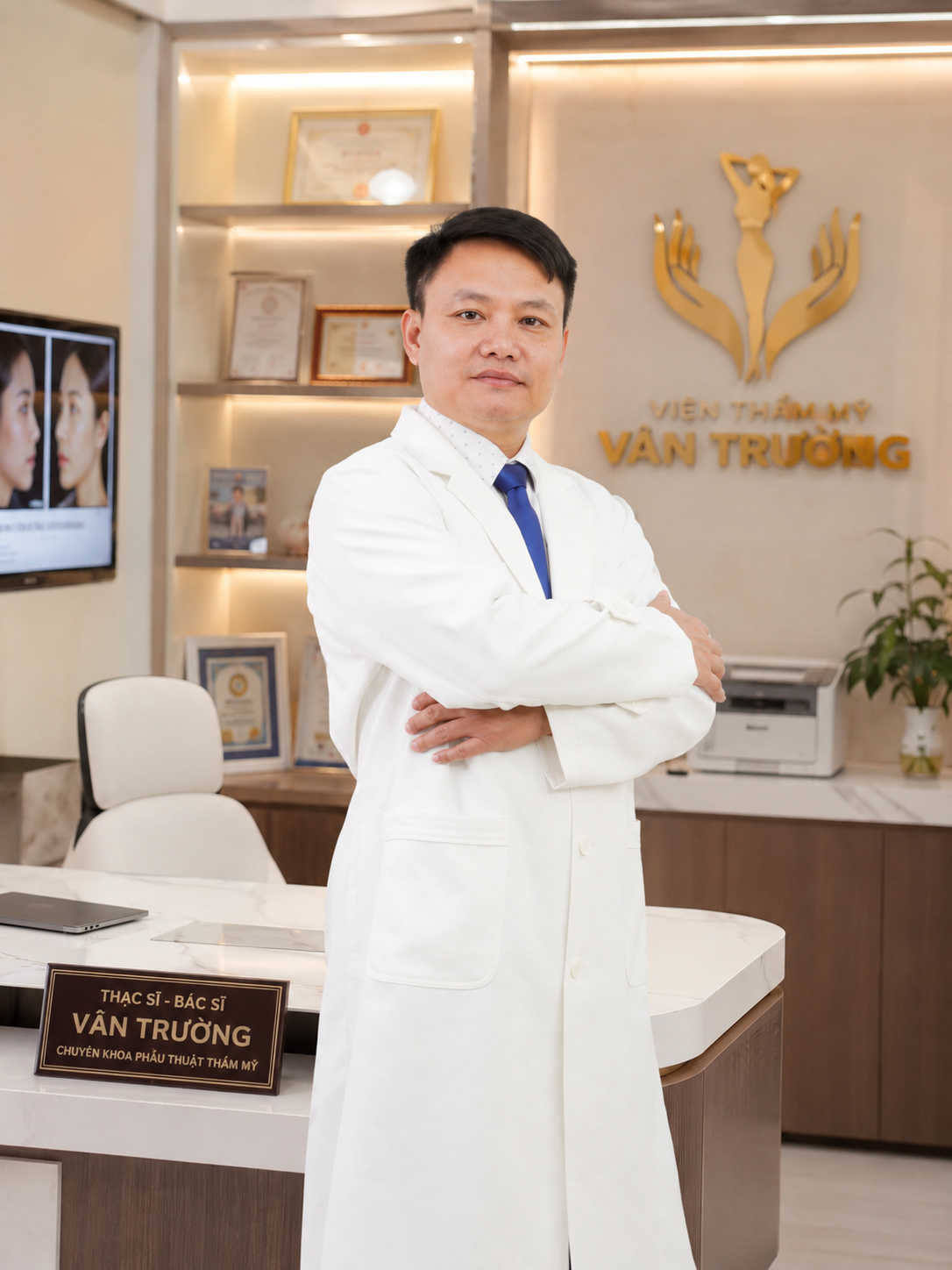 Dr. Văn Trường, plastic and aesthetic surgeon, at his clinic in Da Nang